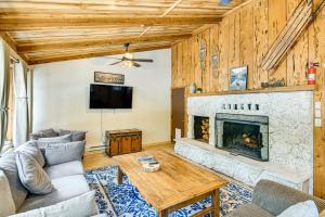 Graeagle Vacation Rental Cabin with Game Room!