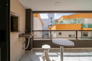 A43 - Estrela do Mar Apto 202 Bl B - Apartamento de 02 dormitórios em Bombinhas centro