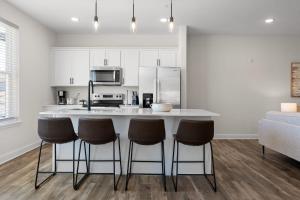Chic 2BR at The Poplin - Southside Chattanooga