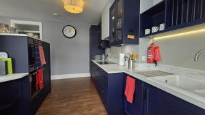 Luxury City Apartment - Sleeps 7