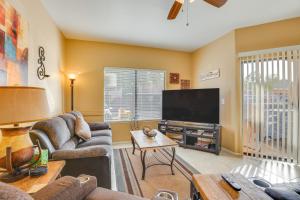 Bright Phoenix Condo - 3 Mi to State Farm Stadium!