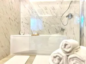 Ground Floor Apt with a Pool and Terrace - Ledinek