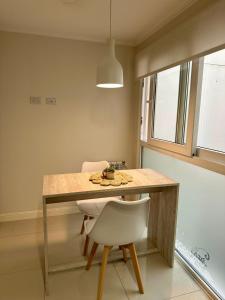 DPTO PLAYA GRANDE- 2 ADULTOS - 1 NIÑO-COCHERA-PILETA -Edificio de Categoría