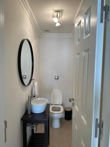 DPTO PLAYA GRANDE- 2 ADULTOS - 1 NIÑO-COCHERA-PILETA -Edificio de Categoría