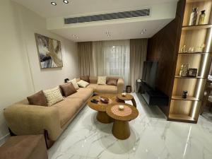 شقة فندقية فاخرة في المهندسين Luxury Hotel Apartment