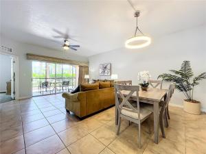 Spacious 3 Bed 3 Bath Luxury Condo 5 min from Disney