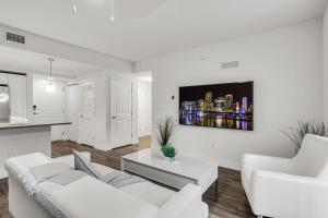 Comfort and Convenience 2BR Unit with Free Parking