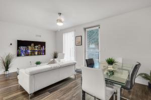 Comfort and Convenience 2BR Unit with Free Parking