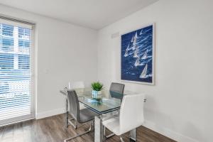 Comfort and Convenience 2BR Unit with Free Parking