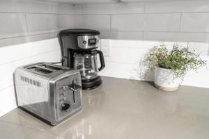 Comfort and Convenience 2BR Unit with Free Parking