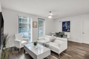 Comfort and Convenience 2BR Unit with Free Parking