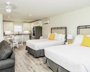 303 Queen Suite, 3rd Floor Sundown