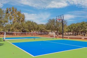 Couples Retreat Pickleball Heated Pool Solana Suite 7