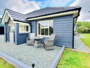 Brand new 2 bedroom home overlooking Kenmare Bay Estuary