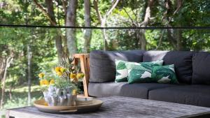 Elegant Abode Only Moments To Macmasters Beach