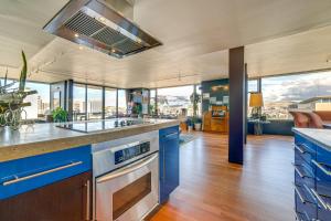 Luxe Dtwn Reno Penthouse about 3 Mi to Casinos!