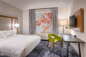 King Room room in Fairfield Inn & Suites by Marriott Rockport