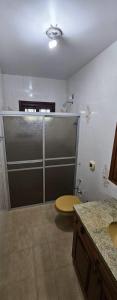 Casa a duas quadras do mar próxima ao centro