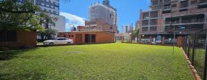 Casa a duas quadras do mar próxima ao centro