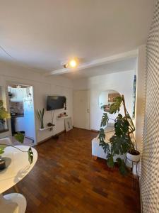 Elegante con amplio balcon terraza, en la mejor zona de recoleta