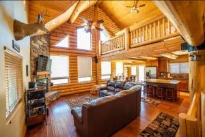 Duck Creek Cabin Pool Table and Close to National Parks - Beaver