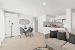 Beach & River Cottesloe Escape