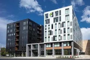 Element Iowa City - 克拉尔维尔