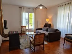 Gîte moderne avec jardin, terrasse et parking privé - FR-1-590-538 - Saint-Sigismond