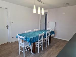 Gîte moderne avec jardin, terrasse et parking privé - FR-1-590-538