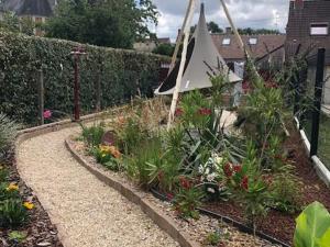 Maison de Ville avec Spa et Sauna près dOrléans - FR-1-590-547