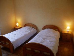 Maisons de vacances Gite calme en foret, proche Gien, 3 chambres et 2 salles d-eau - FR-1-590-555 : photos des chambres