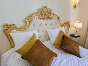 Appartements Appartement Delire Baroque a Sully-sur-Loire avec Climatisation - FR-1-590-557 : photos des chambres