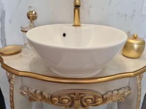 Appartements Appartement Delire Baroque a Sully-sur-Loire avec Climatisation - FR-1-590-557 : photos des chambres