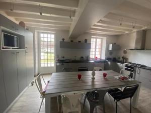Maisons de vacances Evasion Sologne : Maison de charme, piscine privee, animaux permis - FR-1-590-556 : photos des chambres