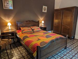 Maisons de vacances Gite calme pres de Meung-sur-Loire avec jardin et terrasse - FR-1-590-537 : photos des chambres