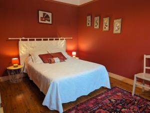 Maisons de vacances Gite calme pres de Meung-sur-Loire avec jardin et terrasse - FR-1-590-537 : photos des chambres