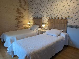 Maisons de vacances Gite calme pres de Meung-sur-Loire avec jardin et terrasse - FR-1-590-537 : photos des chambres