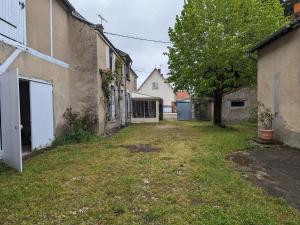 Maisons de vacances Gite calme pres de Meung-sur-Loire avec jardin et terrasse - FR-1-590-537 : photos des chambres