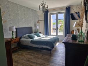 Maisons de vacances Grand Gite a Briare - Animaux et Parking Prive - FR-1-590-541 : photos des chambres