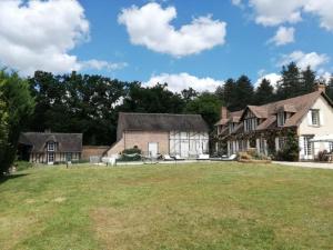 Maisons de vacances Evasion Sologne : Maison de charme, piscine privee, animaux permis - FR-1-590-556 : photos des chambres