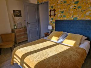 Maisons de vacances Grand Gite a Briare - Animaux et Parking Prive - FR-1-590-541 : photos des chambres