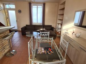 Charmant duplex avec parking et Wi-Fi près de Montargis - FR-1-590-546