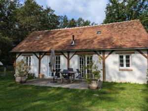 Maisons de vacances Gite cosy en Sologne avec terrasse privative - FR-1-590-549 : photos des chambres