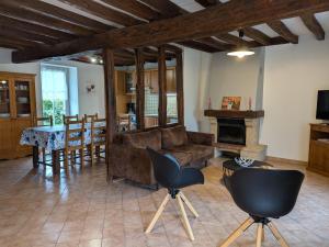 Maisons de vacances Gite cosy renove avec jardin, Wi-Fi et animaux acceptes pres d-Orleans - FR-1-590-559 : photos des chambres