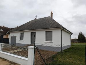 Maisons de vacances Maison renovee avec jardin et parking, proche Orleans, animaux acceptes - FR-1-590-561 : photos des chambres