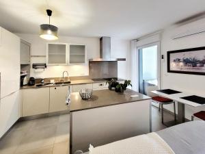 T3 moderne avec clim et wifi, proche port et mer, box fermé - FR-1-794-157