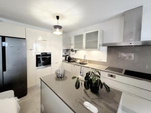 T3 moderne avec clim et wifi, proche port et mer, box fermé - FR-1-794-157