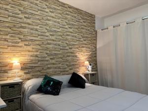 Appartements Appartement cosy au coeur de Moulins avec balcon et wifi - FR-1-489-555 : photos des chambres
