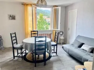 Appartement F3 avec Wi-Fi, clim portable & parking à Amélie-les-Bains - FR-1-703-200 - 蒂伊