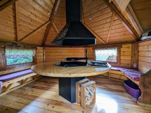 Chalets Cabane perchee avec terrasse, sauna et BBQ a Ferdrupt - FR-1-589-770 : photos des chambres